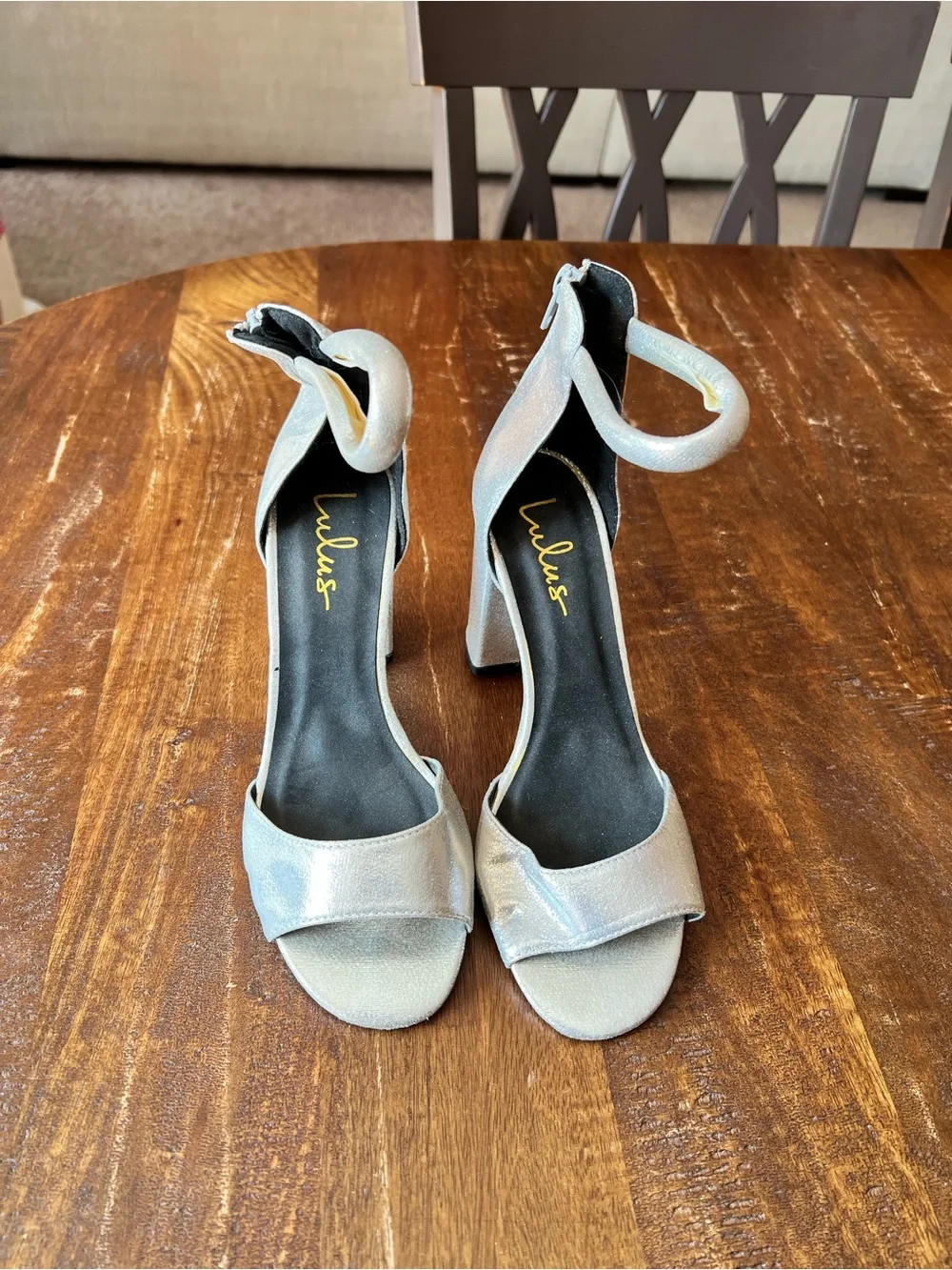 Lulus chic metallic